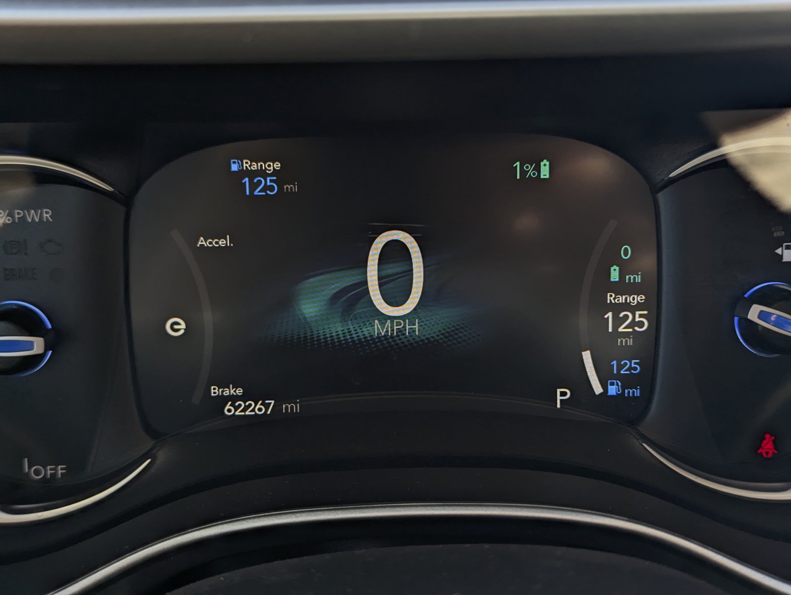 Used 2024 Chrysler Pacifica Limited FWD image 15