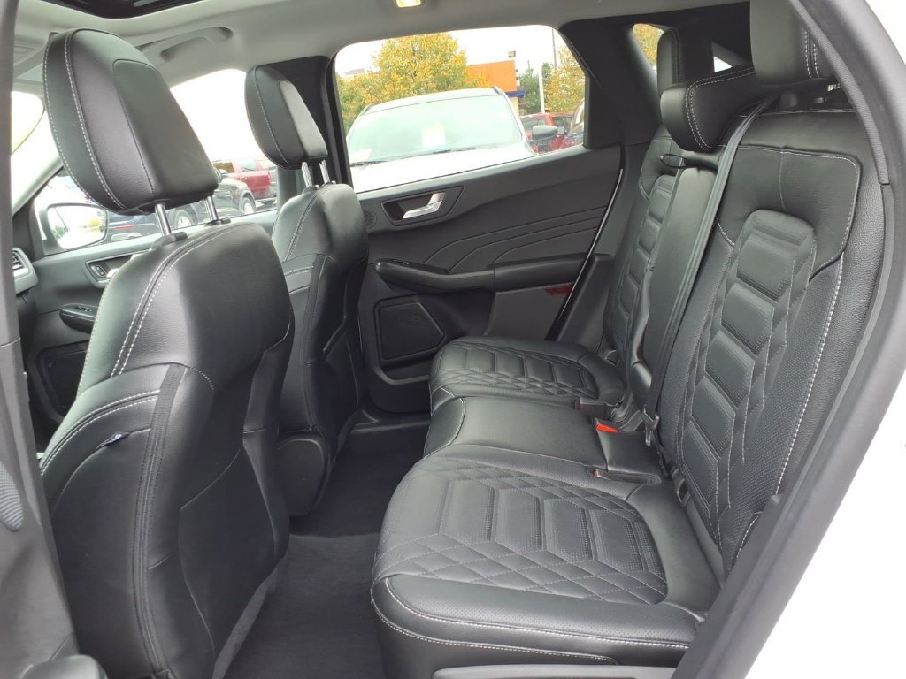 Certified 2023 Ford Escape SE w/ PHEV Premium Package FWD image 9