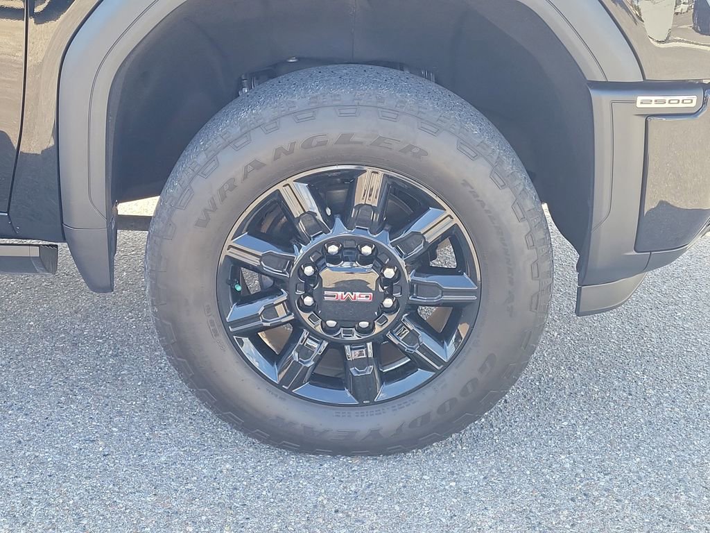 Used 2024 GMC Sierra 2500 AT4 w/ AT4 Premium Plus Package AWD/4WD image 7