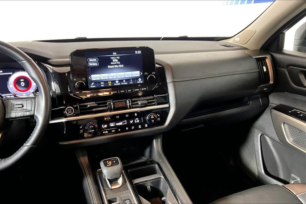 Used 2023 Nissan Pathfinder Platinum w/ Lighting Package (N93) FWD image 5