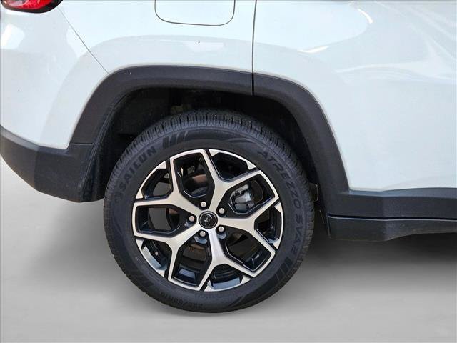 Used 2025 Jeep Compass Limited AWD/4WD image 19