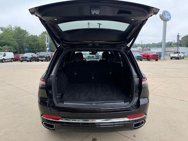 Used 2023 Jeep Grand Cherokee Overland AWD/4WD image 7