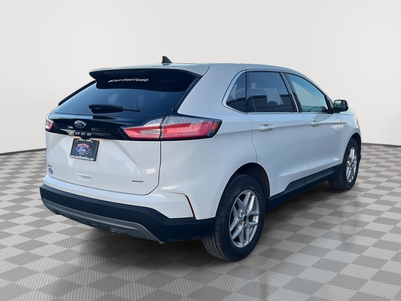 Certified 2024 Ford Edge SEL w/ Convenience Package image 5