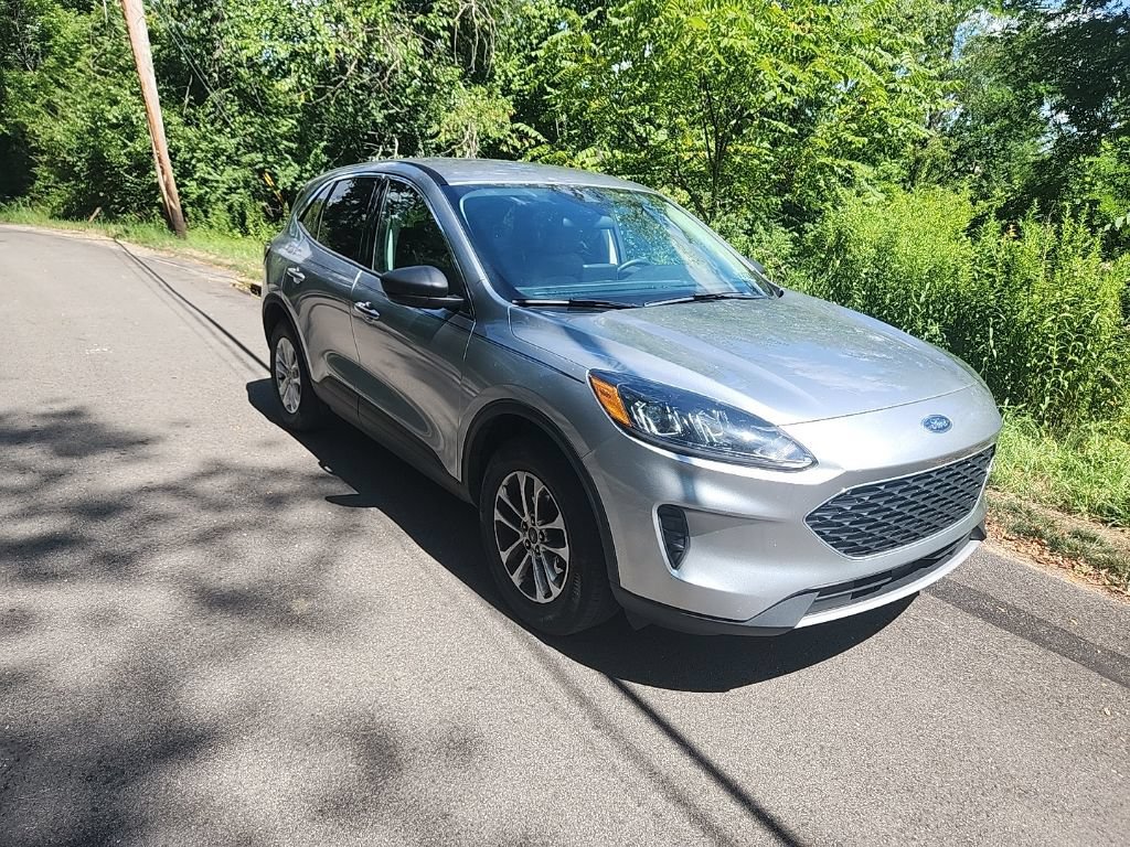 Certified 2022 Ford Escape SE w/ Convenience Package AWD/4WD image 2