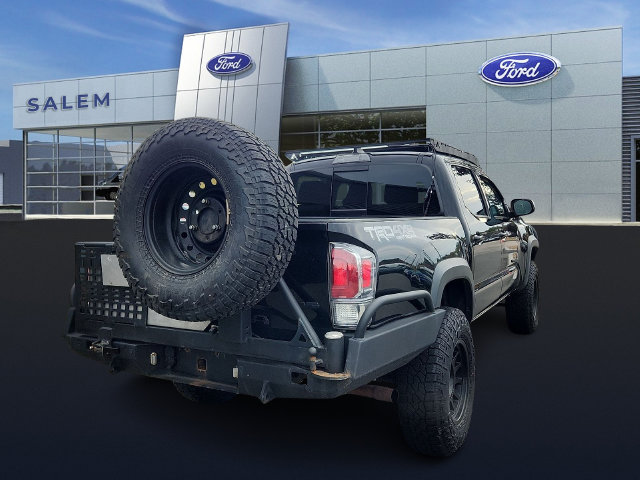 Used 2021 Toyota Tacoma TRD Off-Road w/ Technology Package AWD/4WD image 3