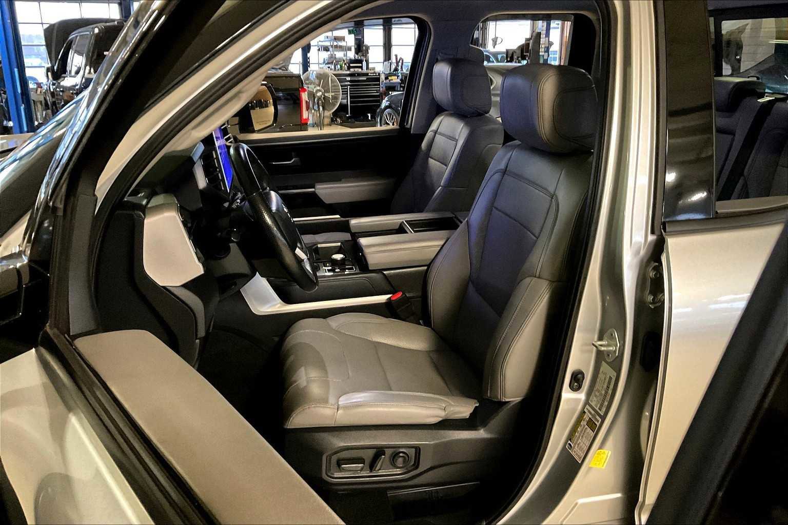 Used 2022 Toyota Tundra Limited image 18