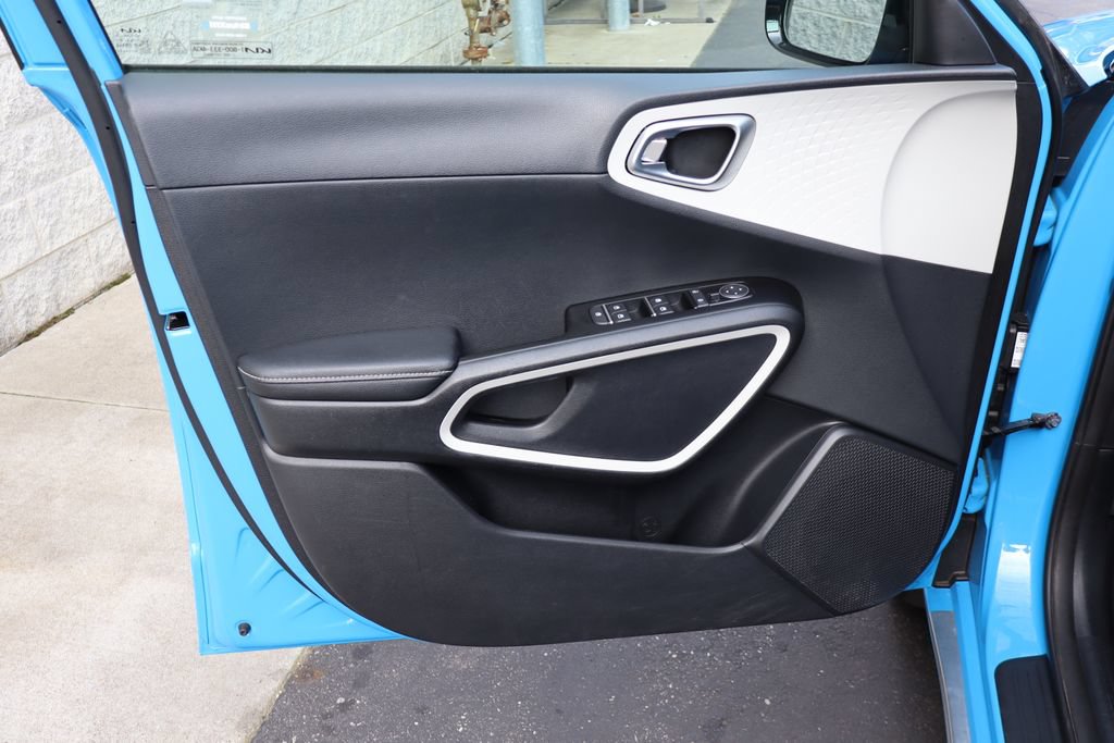 Used 2023 Kia Soul GT-Line FWD image 16