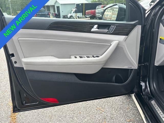 Used 2017 Hyundai Sonata Limited w/ Tech Package 03 FWD image 10