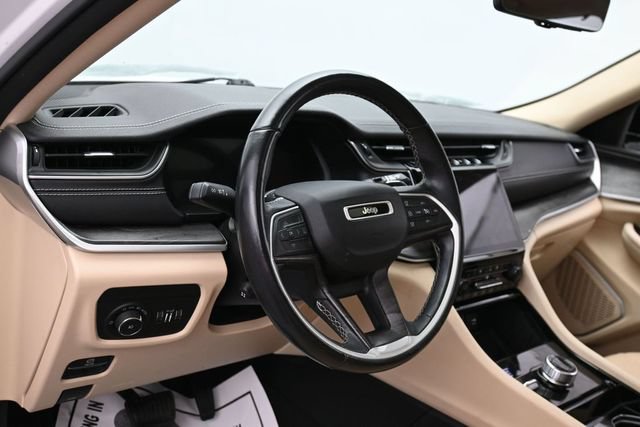 Used 2021 Jeep Grand Cherokee L Limited w/ Luxury Tech Group II AWD/4WD image 16