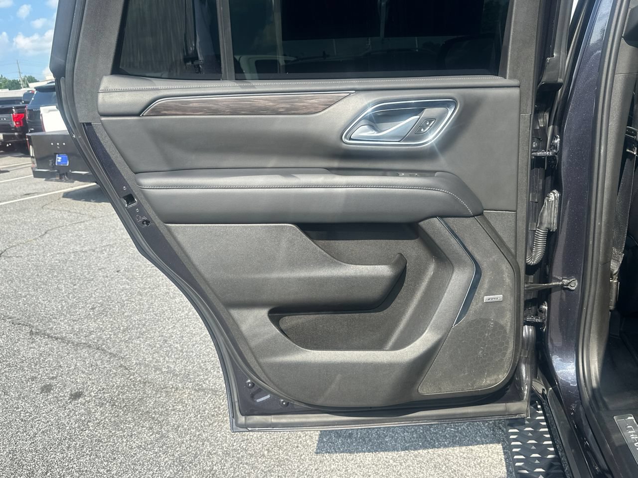Used 2022 Chevrolet Tahoe Z71 w/ Z71 Off-Road Package AWD/4WD image 24