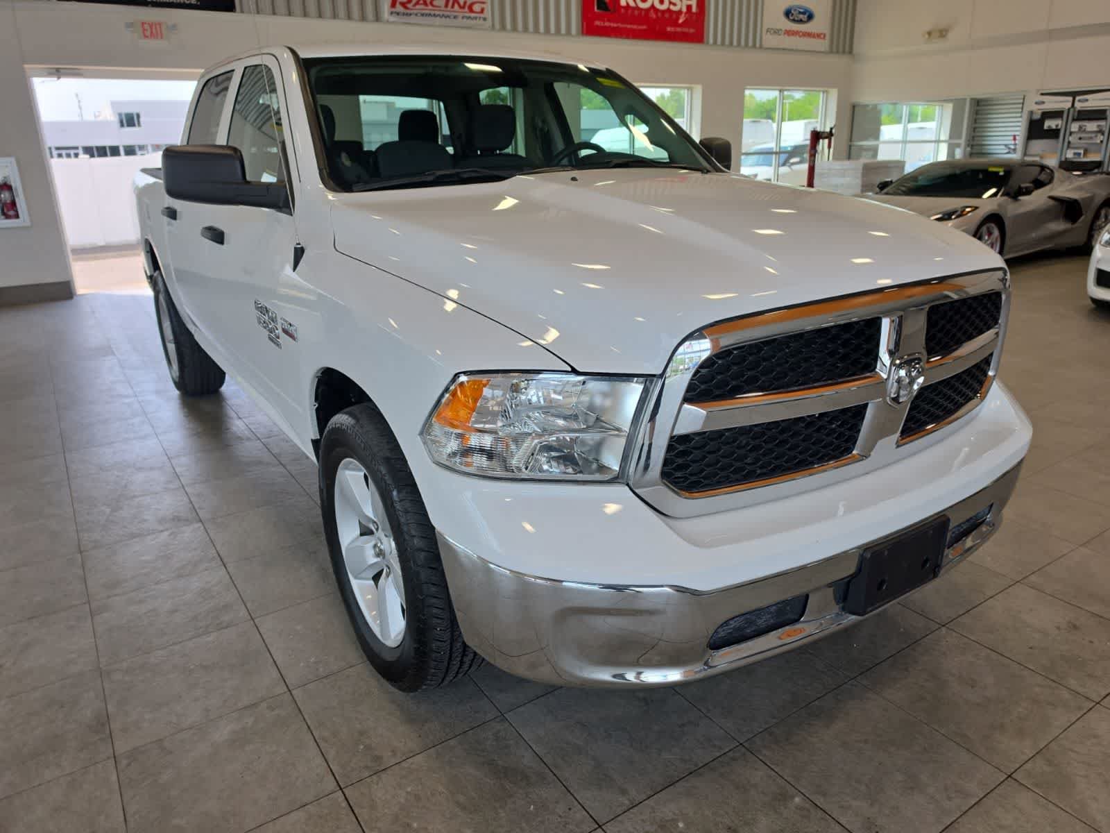 Used 2022 RAM 1500 Classic SLT AWD/4WD image 5