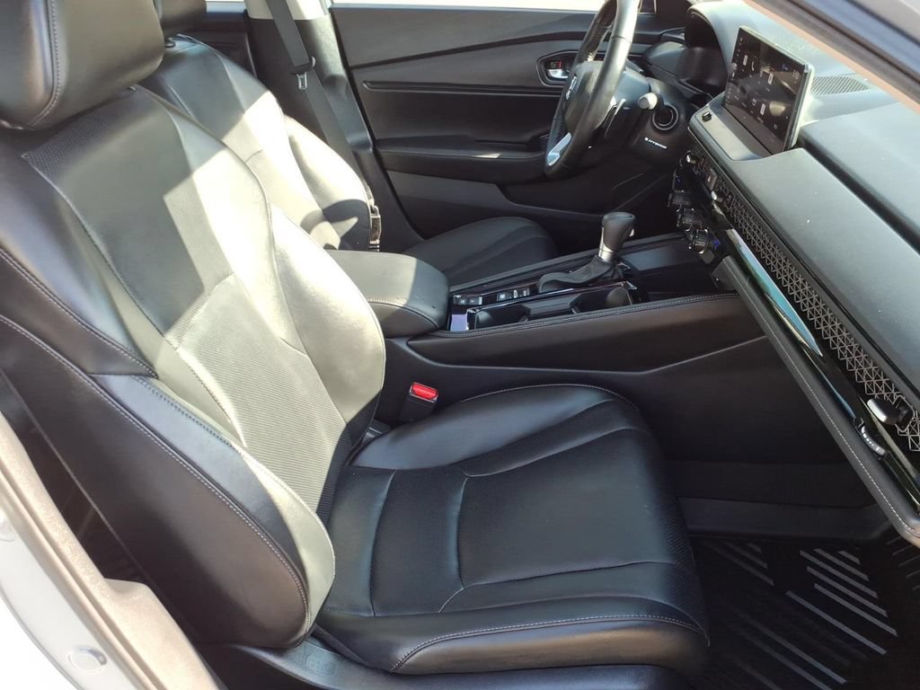 Used 2025 Honda Accord Touring image 3