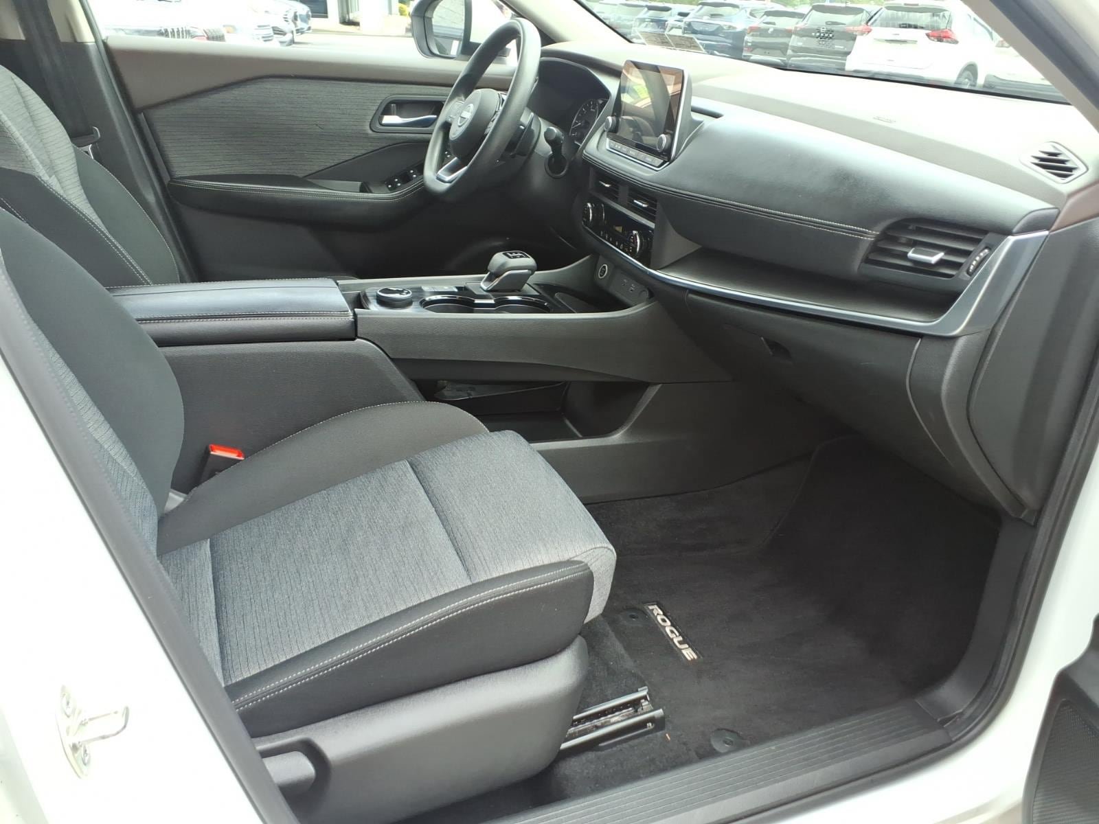 Used 2023 Nissan Rogue SV AWD/4WD image 27