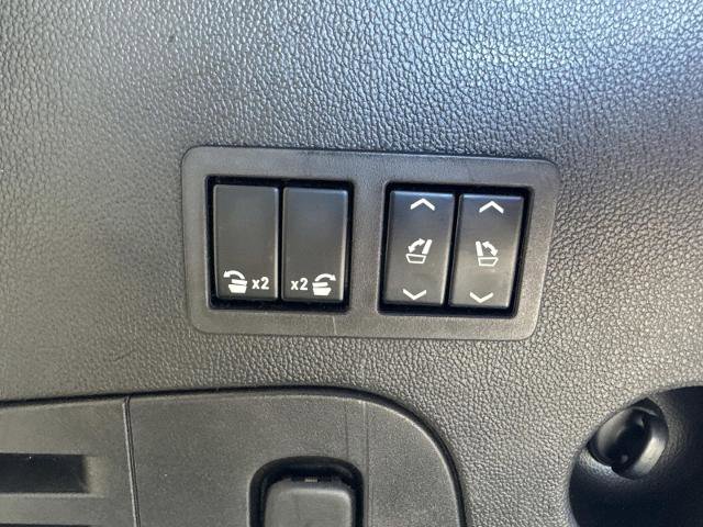 Used 2018 GMC Yukon SLT w/ Premium Edition image 14