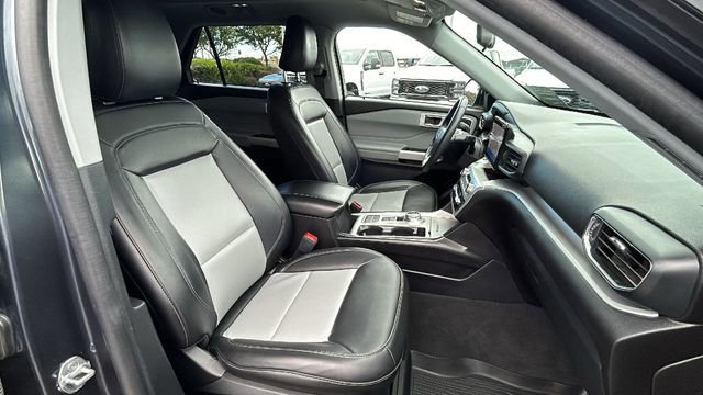 Certified 2022 Ford Explorer XLT w/ Equipment Group 202A image 11