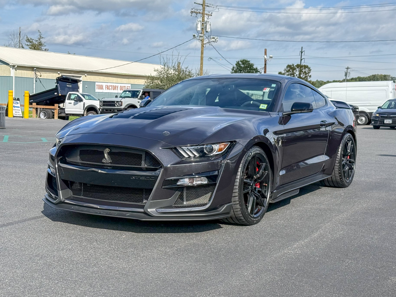 Certified 2022 Ford Mustang Shelby GT500 w/ Technology Package RWD image 4