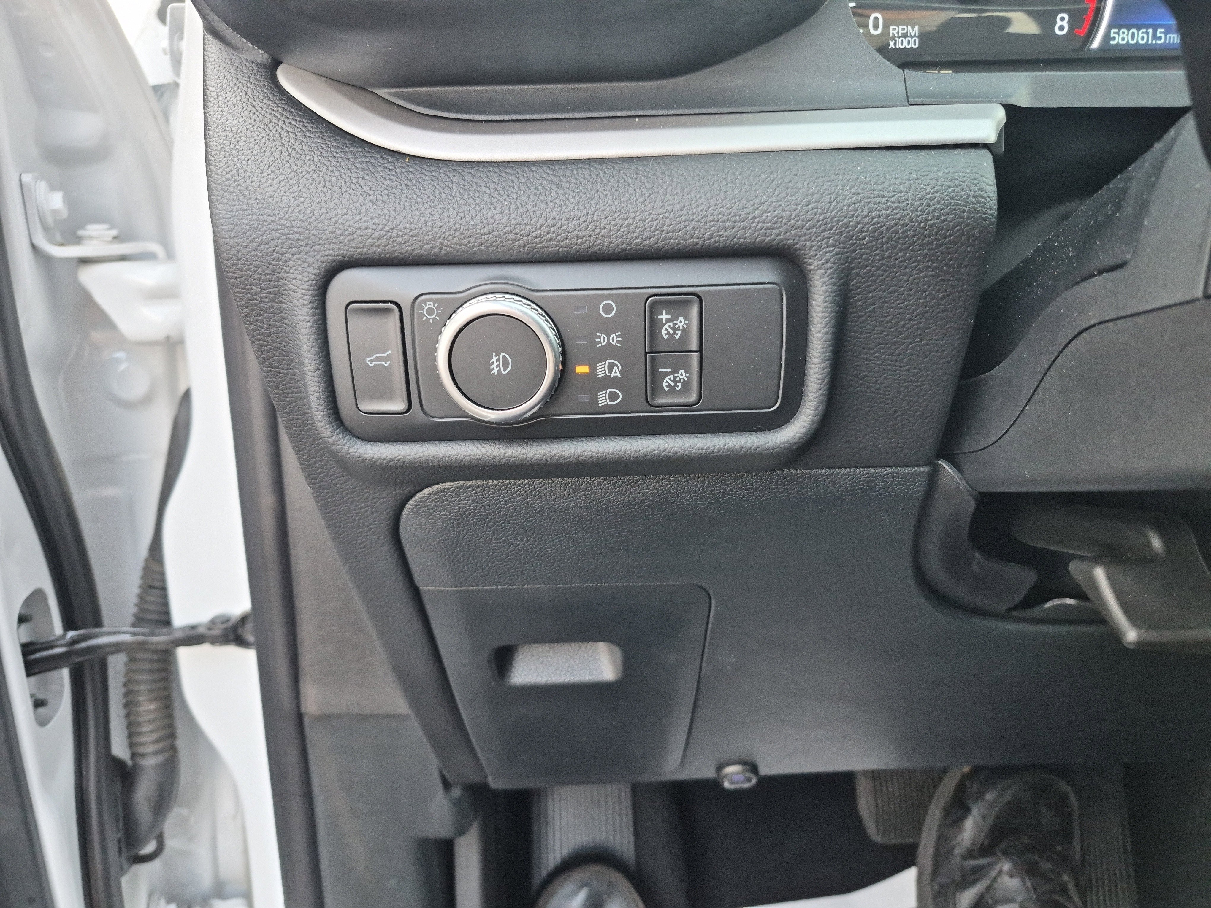 Certified 2020 Ford Explorer XLT w/ Equipment Group 202A image 22