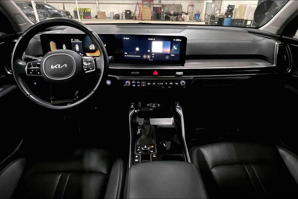 Used 2024 Kia Sorento S image 14