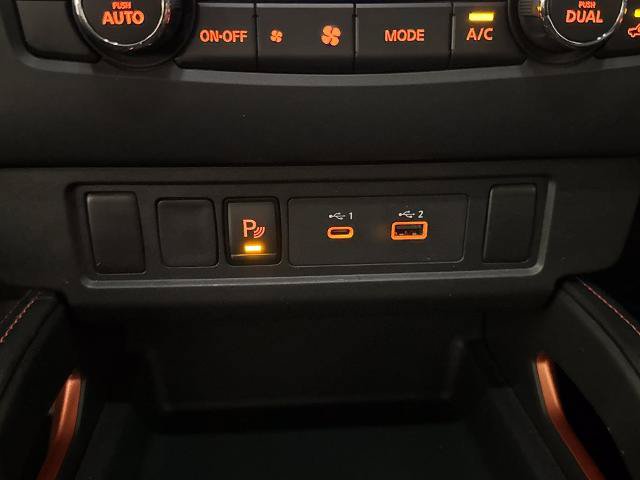 Used 2022 Nissan Frontier PRO-4X w/ Technology Package AWD/4WD image 29