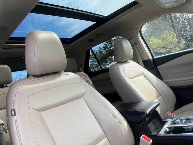 Certified 2022 Ford Explorer XLT w/ Equipment Group 202A image 37