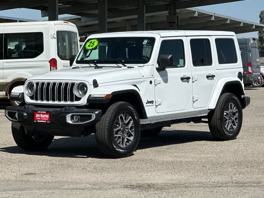 Used 2025 Jeep Wrangler Unlimited Sahara AWD/4WD image 7