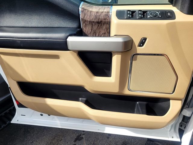 Certified 2018 Ford F350 Lariat w/ Camper Package image 15