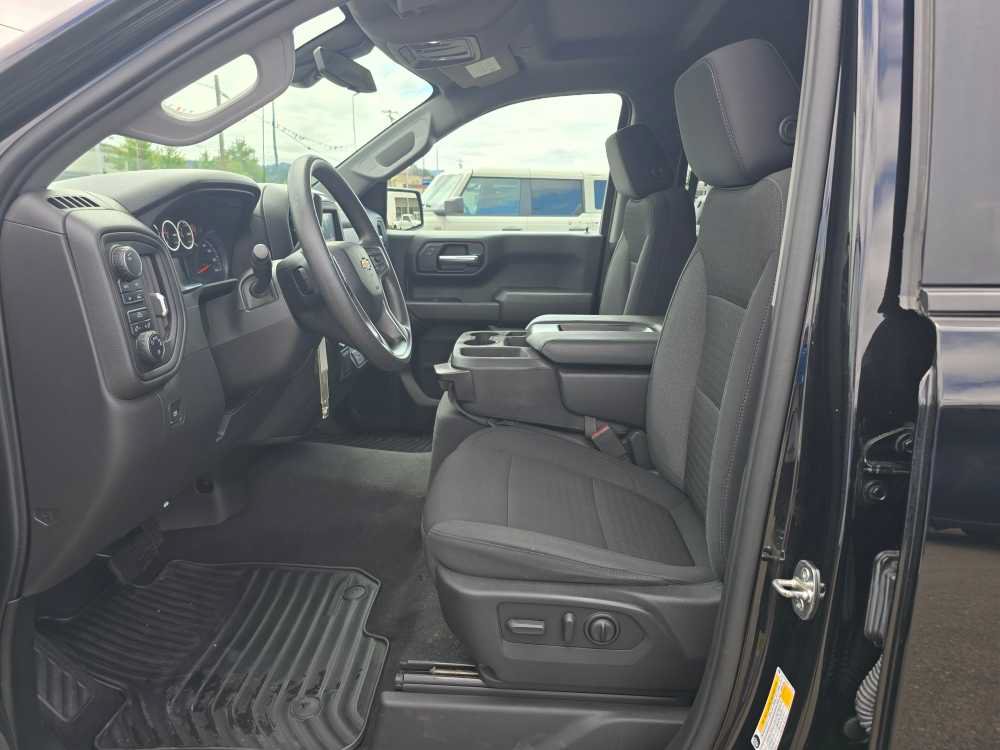 Used 2022 Chevrolet Silverado 1500 Custom w/ LPO, Blackout Package AWD/4WD image 9