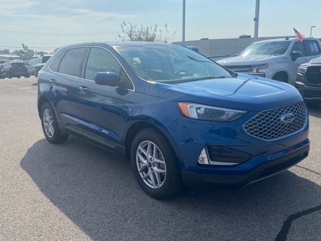 Certified 2023 Ford Edge SEL w/ Convenience Package AWD/4WD image 3
