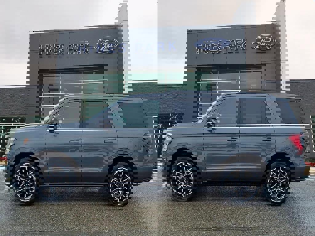 Certified 2020 Ford Expedition Limited w/ Equipment Group 303A image 4