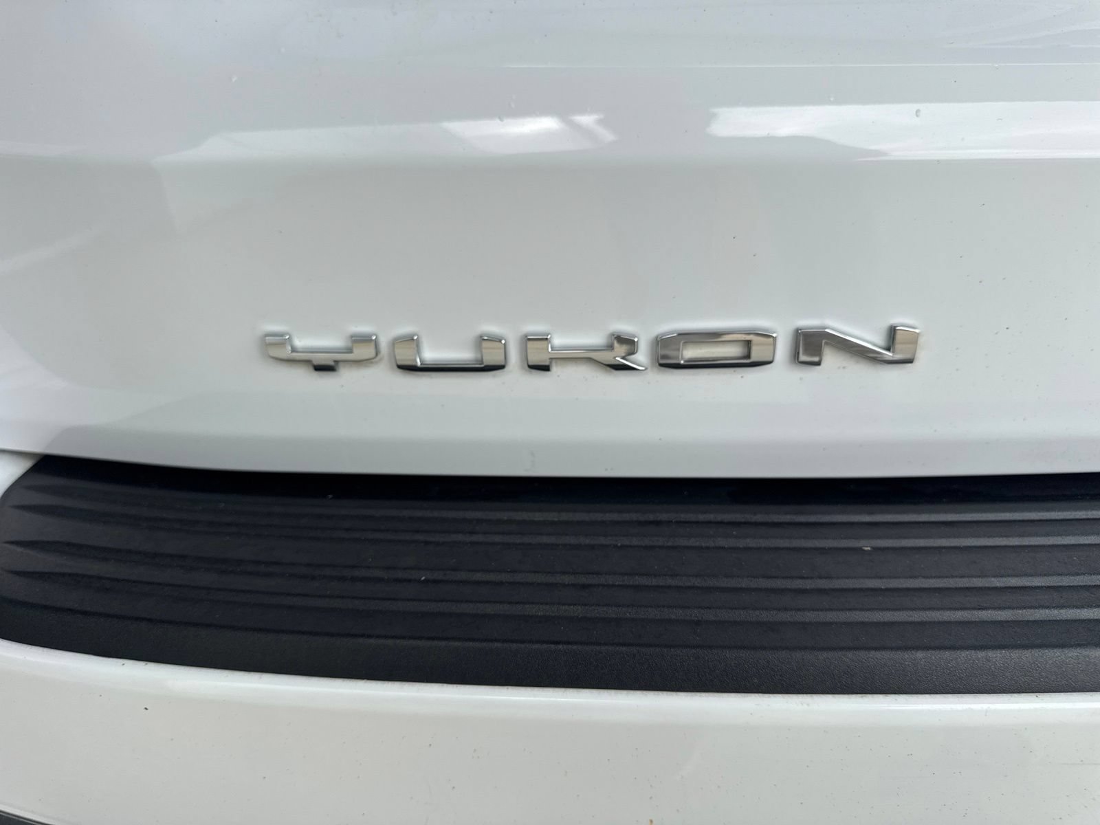 Used 2021 GMC Yukon XL Denali w/ Denali Premium Package AWD/4WD image 16