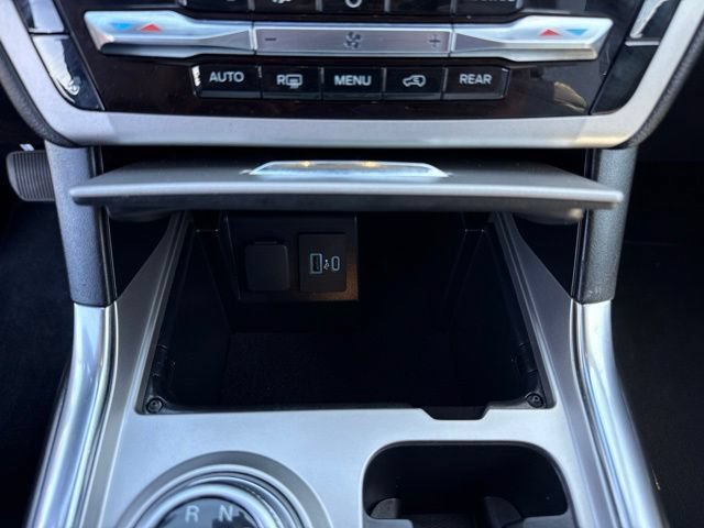 Certified 2021 Ford Explorer XLT w/ Equipment Group 202A AWD/4WD image 31