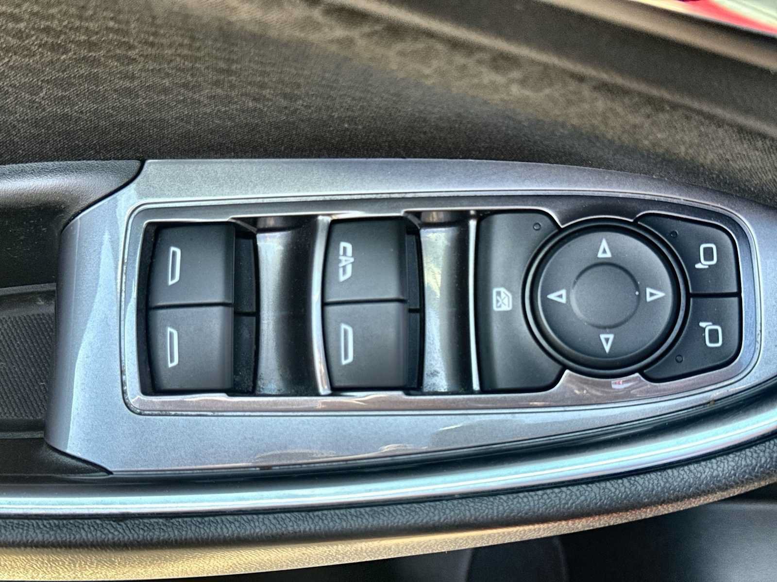 Used 2018 Chevrolet Malibu LT FWD image 16