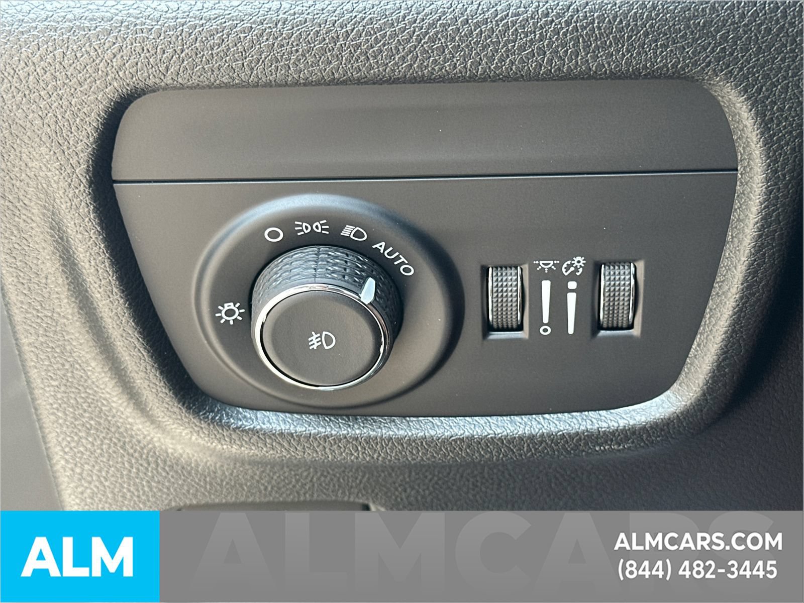 Used 2025 Jeep Grand Cherokee Limited w/ Black Appearance Package AWD/4WD image 36