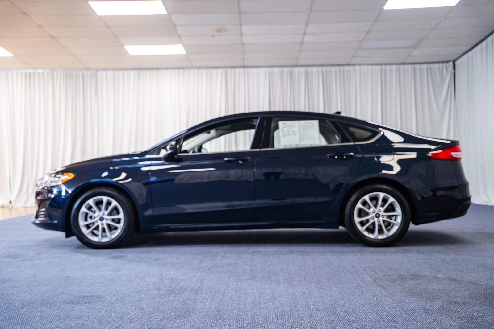 Certified 2020 Ford Fusion SE FWD image 4
