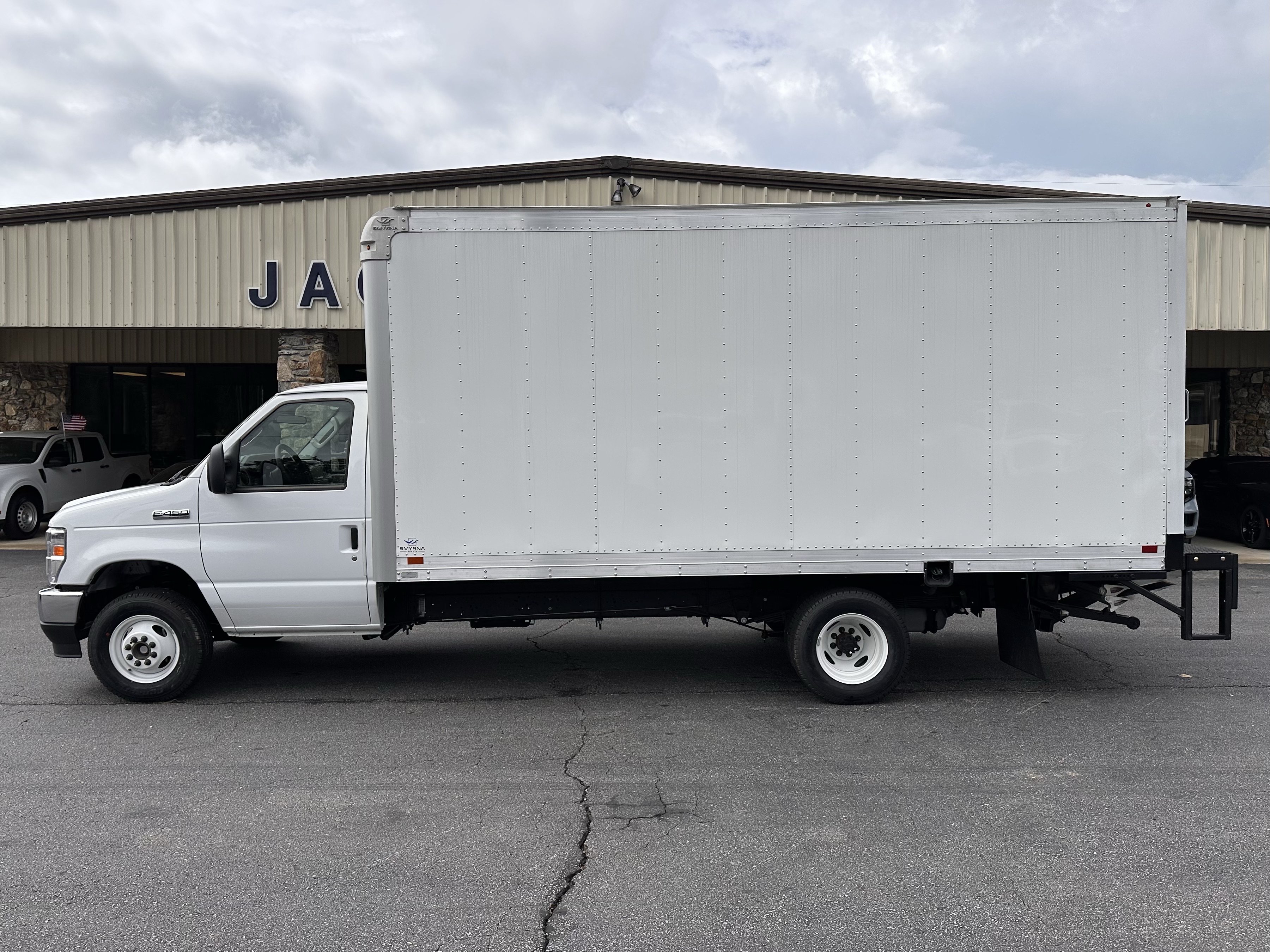 Certified 2026 Ford E-450 and Econoline 450 Super Duty w/ Power Equipment Group