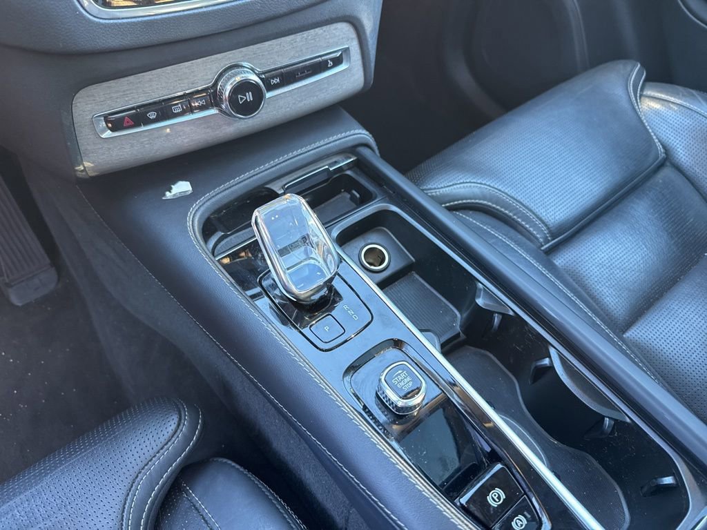 Used 2023 Volvo XC90 B6 Ultimate w/ Protection Package Premier image 12