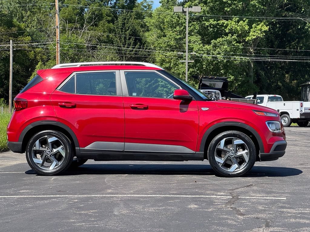 Used 2021 Hyundai Venue SEL w/ Cargo Package FWD image 7