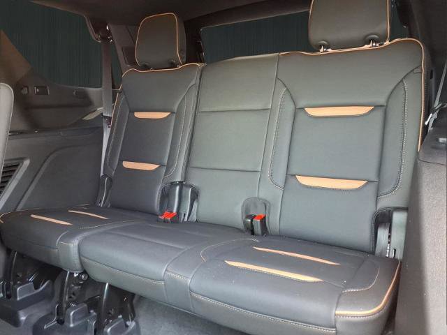 Used 2024 GMC Yukon AT4 w/ Technology Package image 17