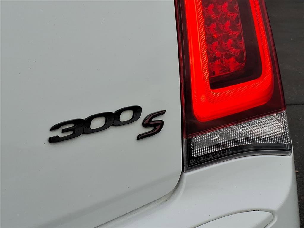 Used 2023 Chrysler 300 S image 9