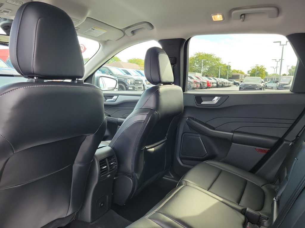 Certified 2023 Ford Escape Platinum AWD/4WD image 17