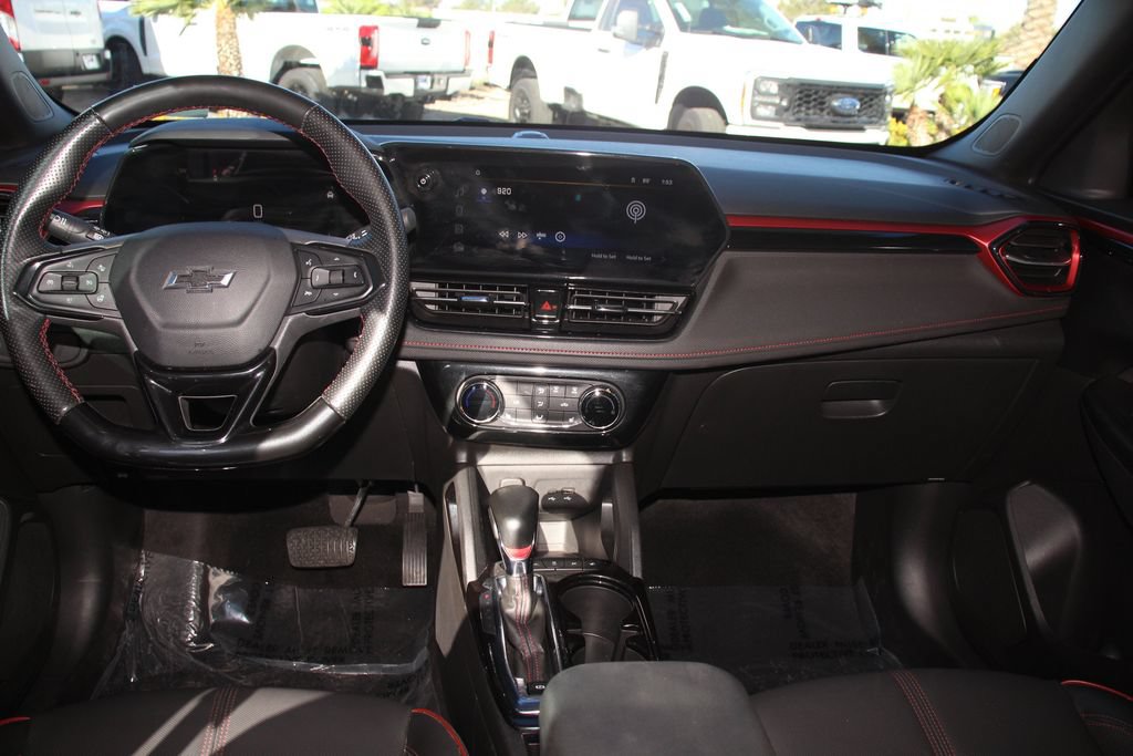 Used 2024 Chevrolet TrailBlazer RS FWD image 19