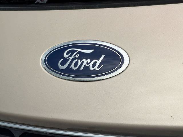 Certified 2021 Ford Escape SE w/ Cold Weather Package AWD/4WD image 12
