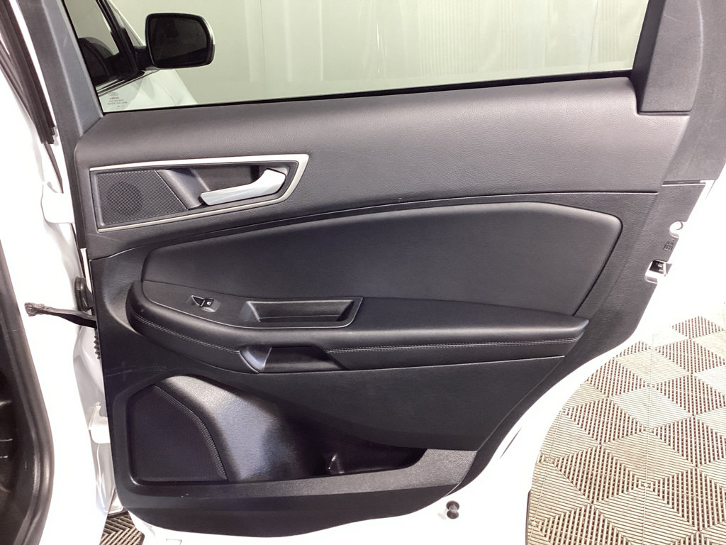 Certified 2024 Ford Edge SEL w/ Convenience Package AWD/4WD image 11