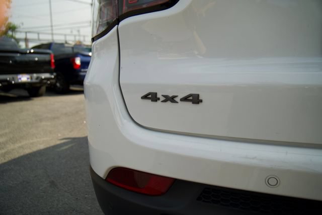 Used 2025 Jeep Compass Trailhawk AWD/4WD image 19