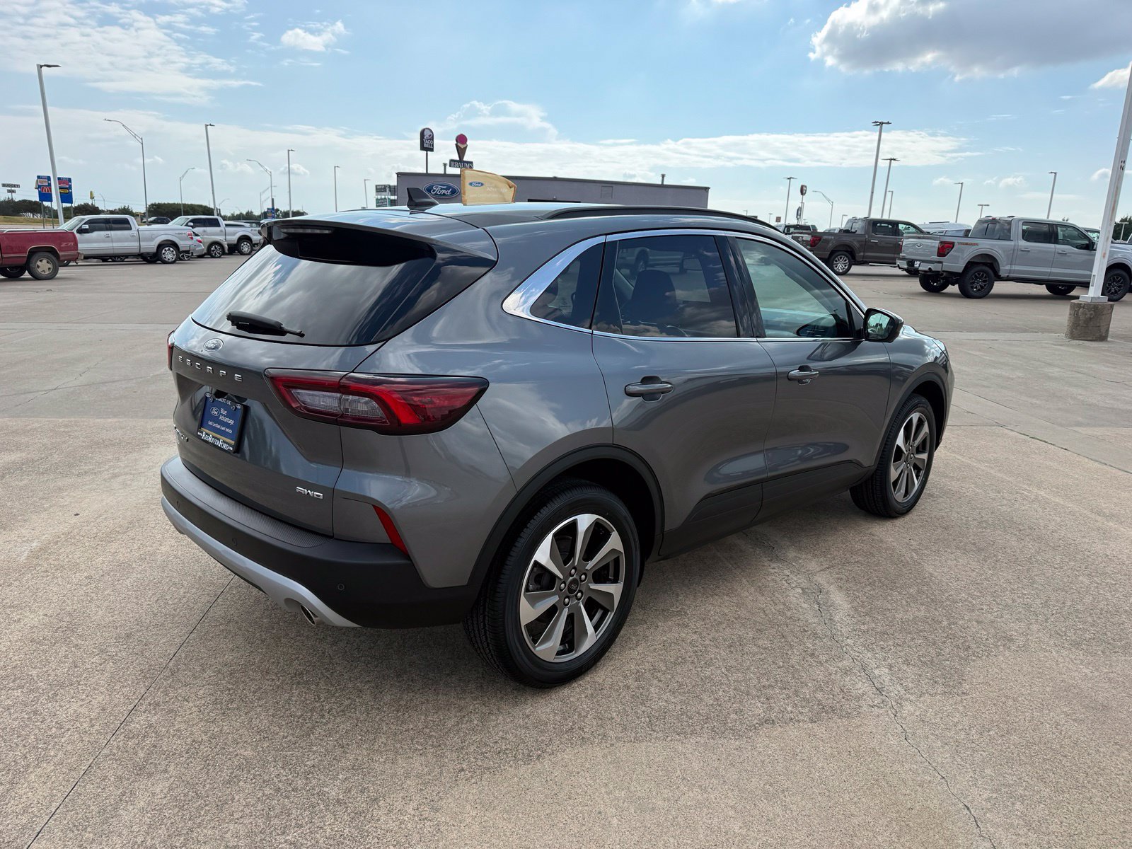 Certified 2024 Ford Escape Platinum AWD/4WD image 5