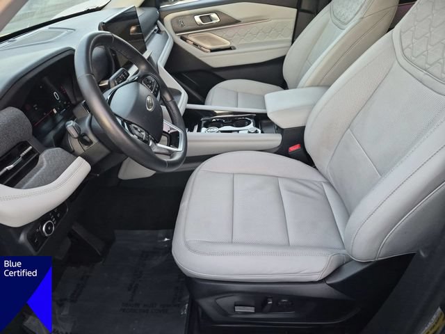 Certified 2025 Ford Explorer Platinum w/ Ultimate Package AWD/4WD image 15