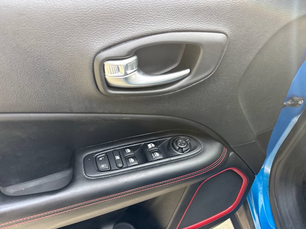 Used 2018 Jeep Compass Trailhawk w/ Popular Equipment Group AWD/4WD image 17