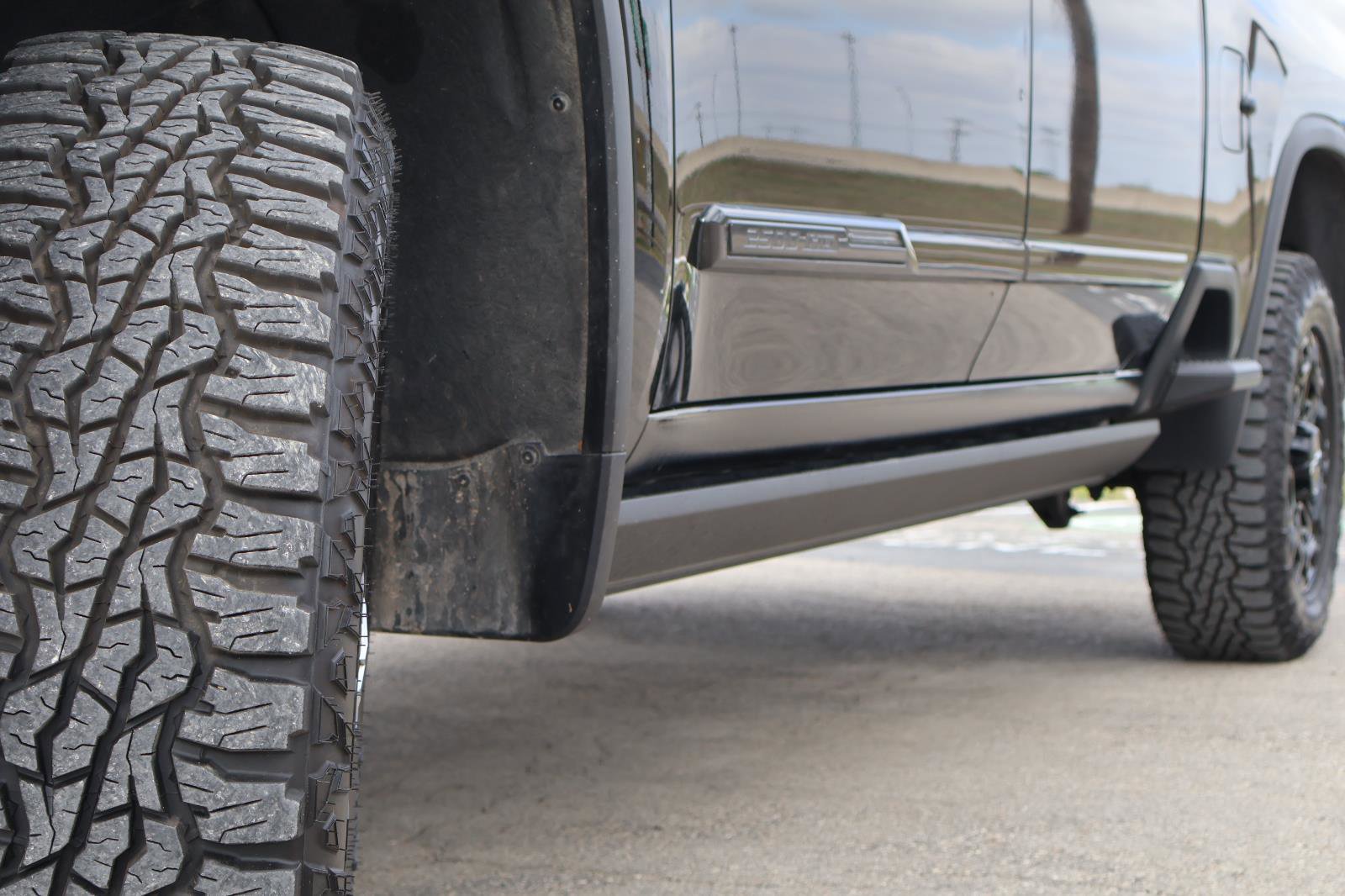 Used 2024 Chevrolet Silverado 2500 High Country w/ High Country Premium Package image 3