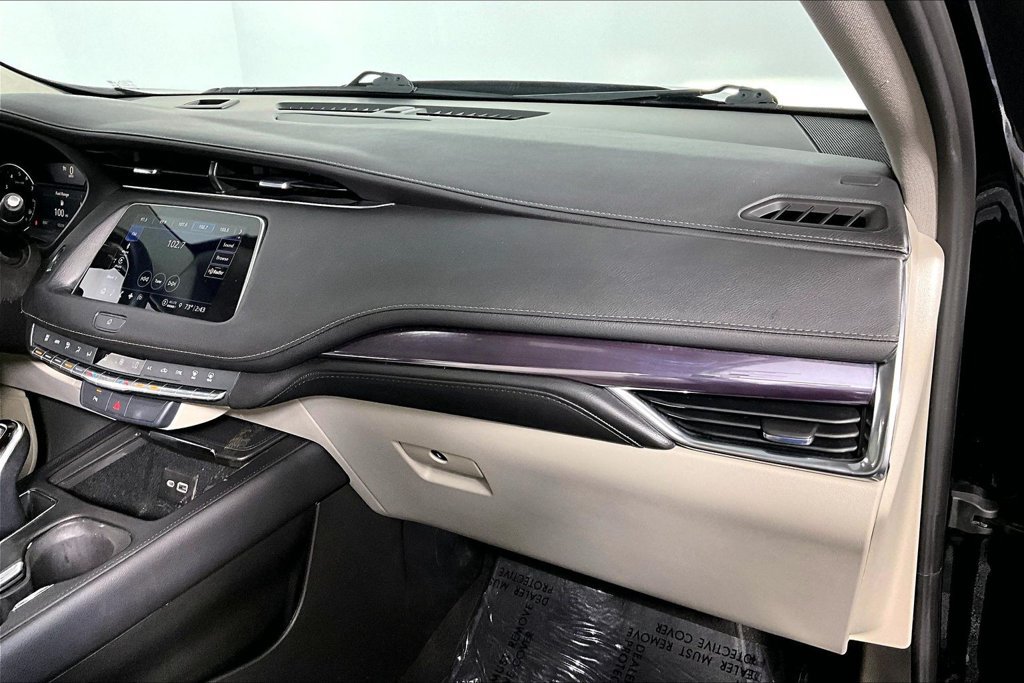 Used 2023 Cadillac XT4 Luxury FWD image 16