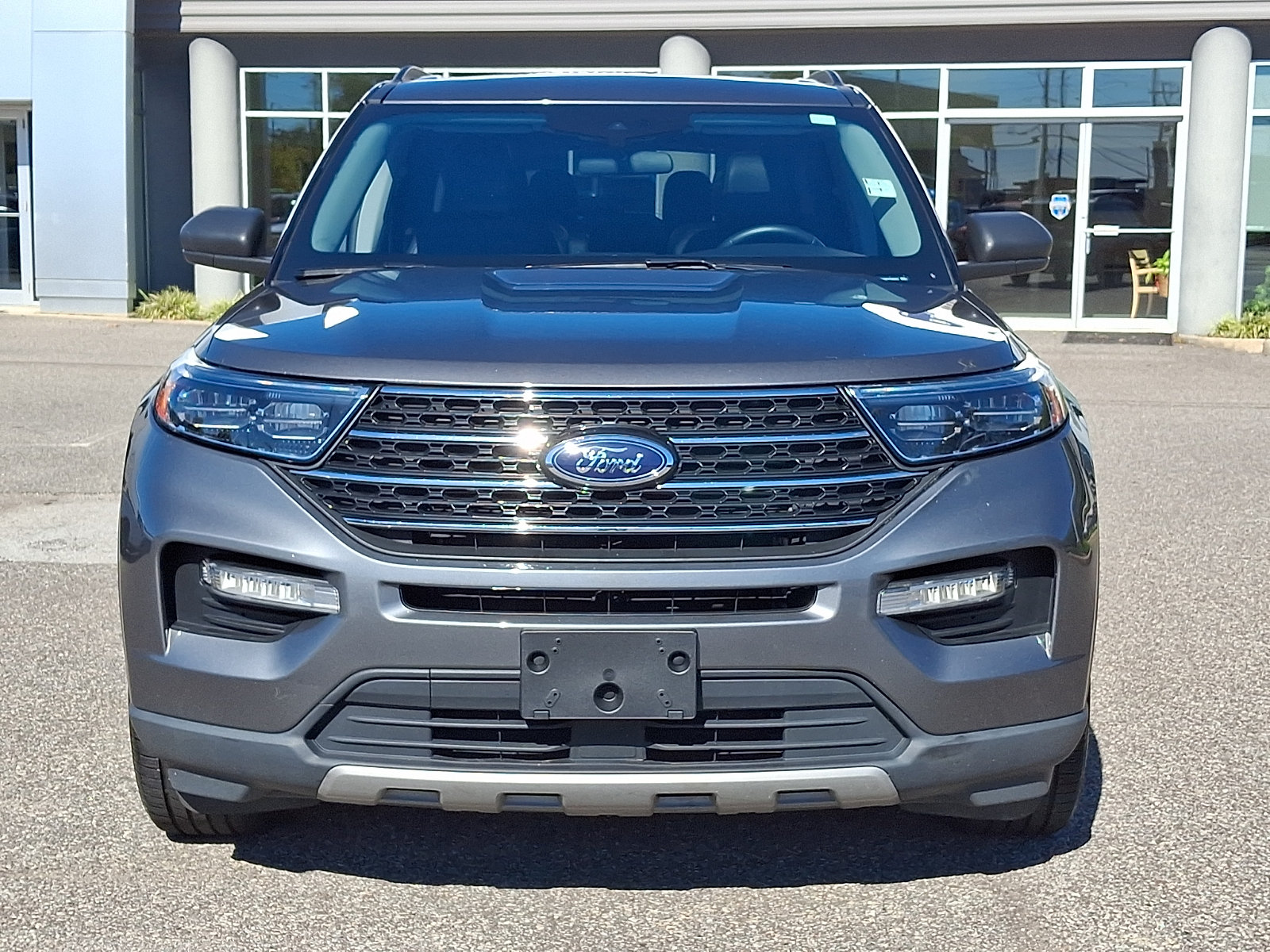 Certified 2023 Ford Explorer XLT w/ Equipment Group 202A AWD/4WD image 3